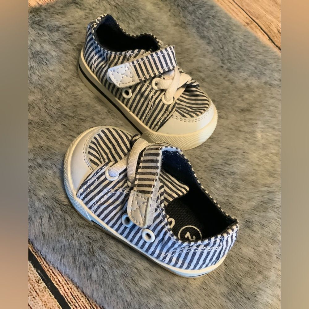 Circo Infant Blue & White Striped Nautical Sneaker Shoes Size 2